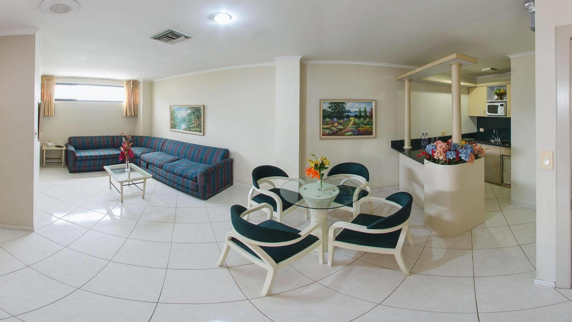 Apart Hotel Kennedy Γκουαγιακίλ Εξωτερικό φωτογραφία